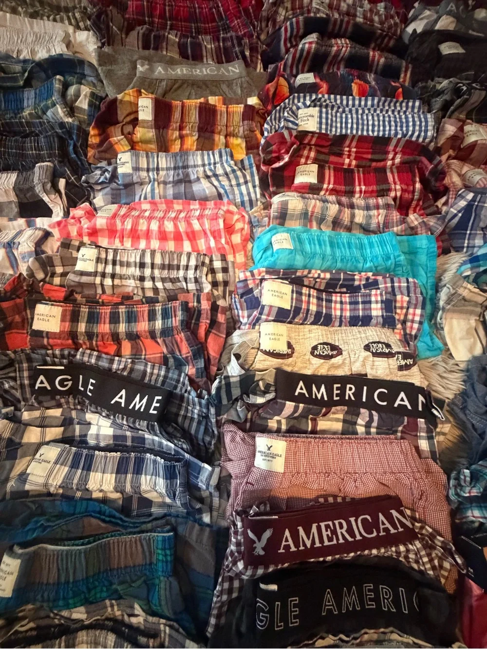 American Eagle Outfitters selling off